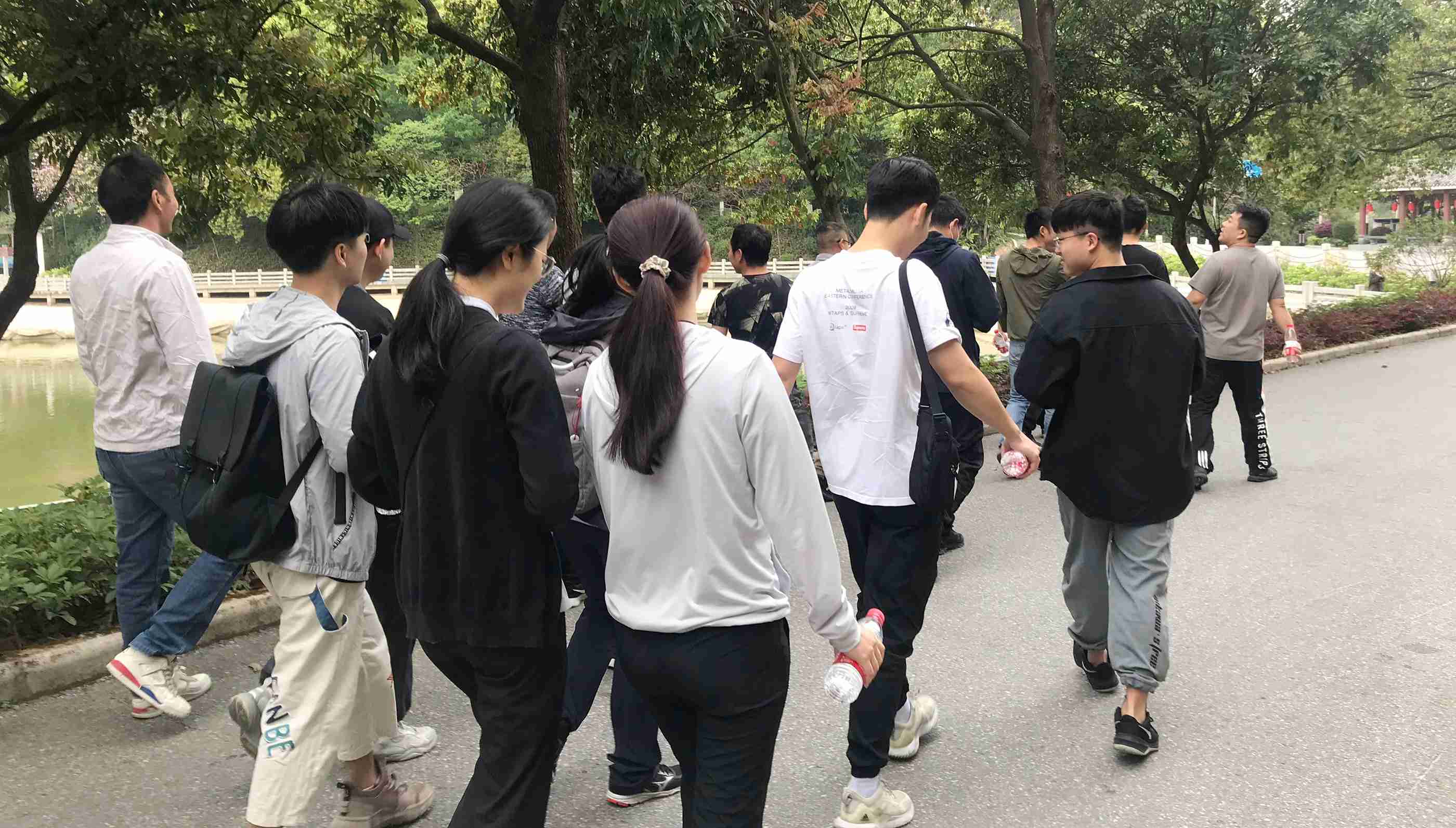 嘉东爬山活动