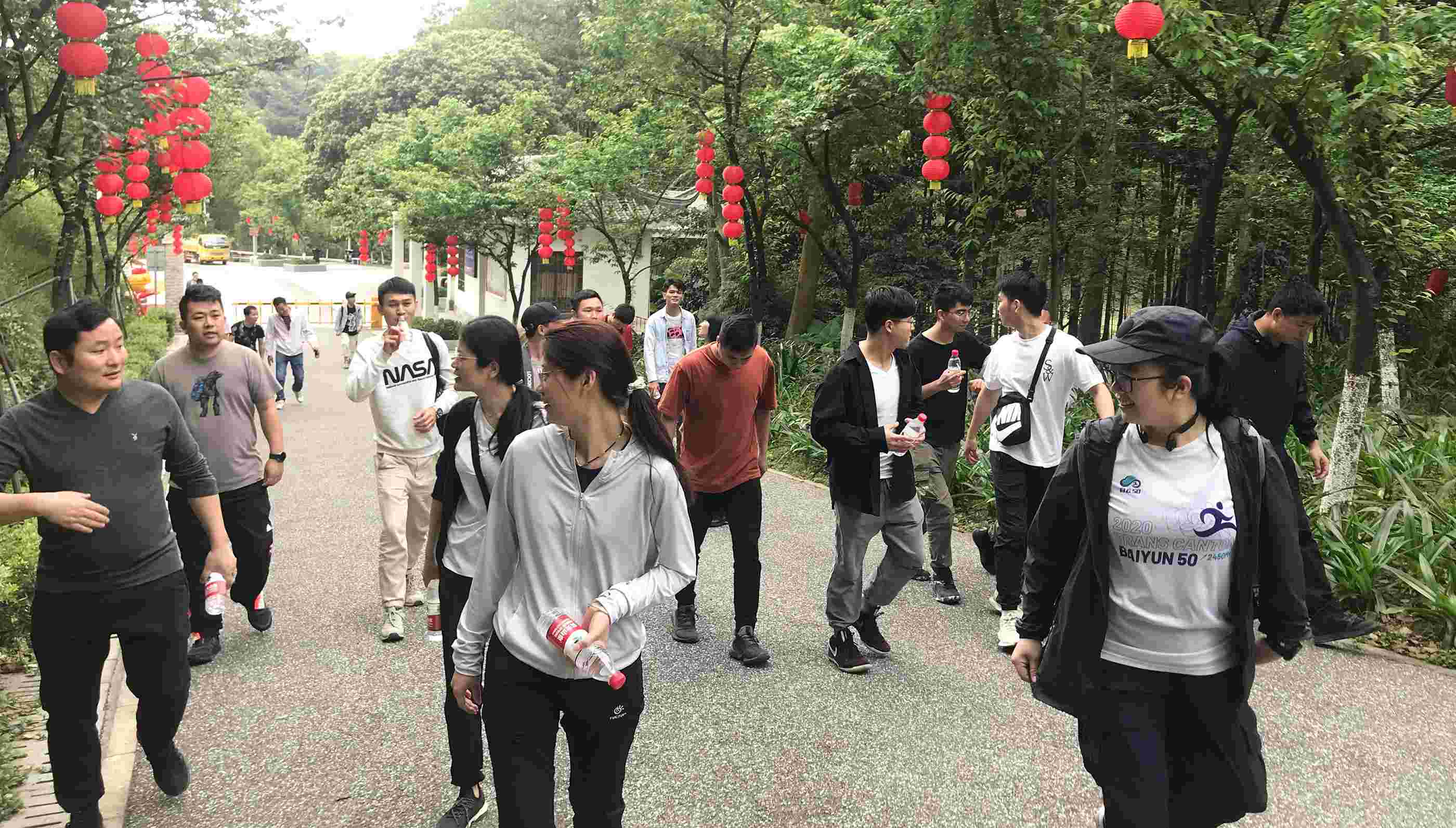 嘉东爬山活动